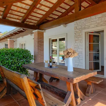 Holiday home Loverka