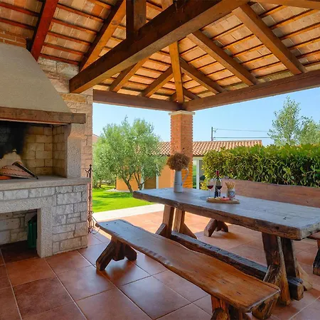 Holiday home Loverka *