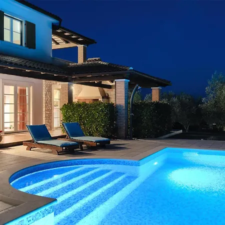 Semesterbostad Loverka *