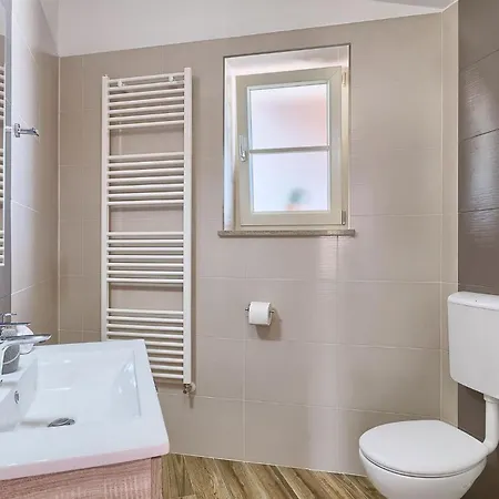 Semesterbostad Loverka *