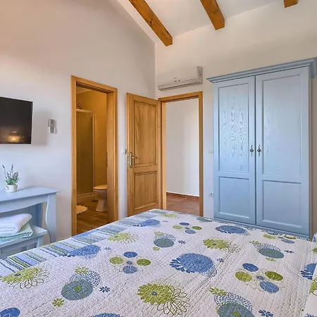 Loverka Holiday home