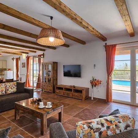 Loverka Holiday home
